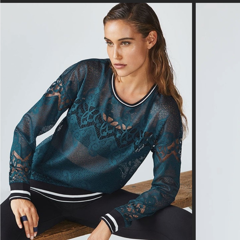 Fabletics Green Spruce Sophie Grace Shirt Womens Athletic Long Sleeve Size Small